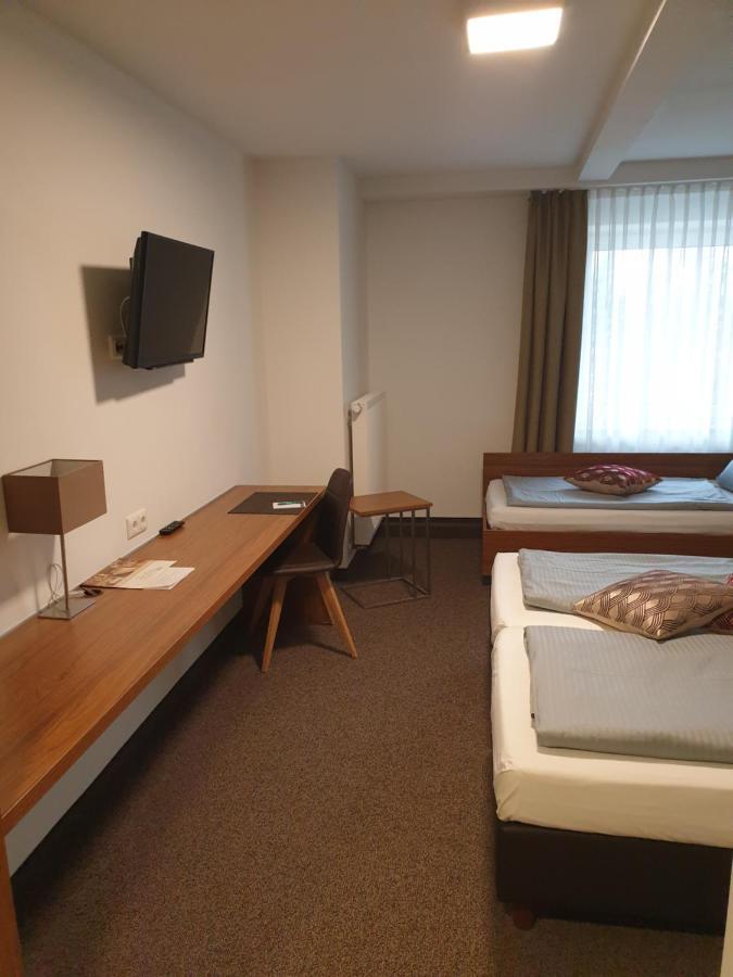 Hotel Drei Lilien Vohenstrauss Exterior photo