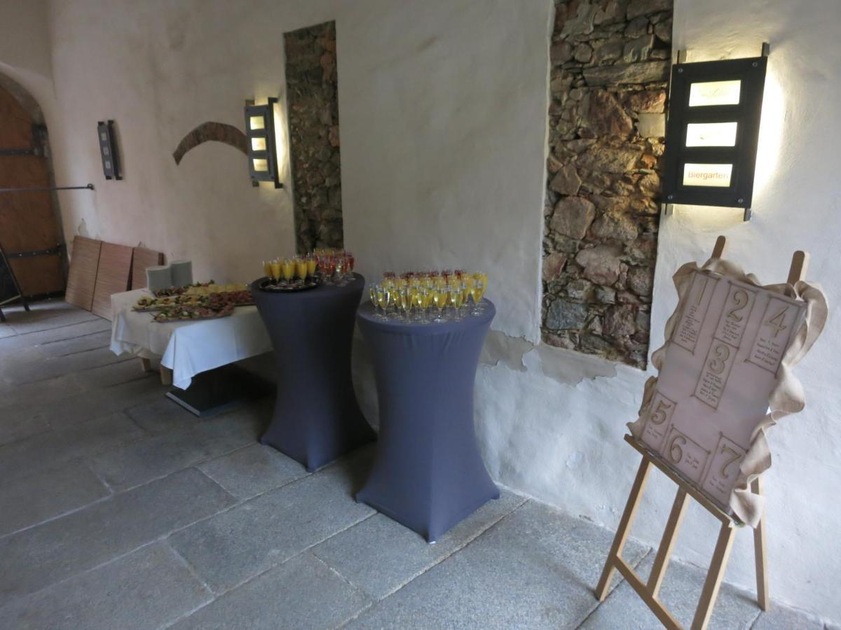 Hotel Drei Lilien Vohenstrauss Exterior photo