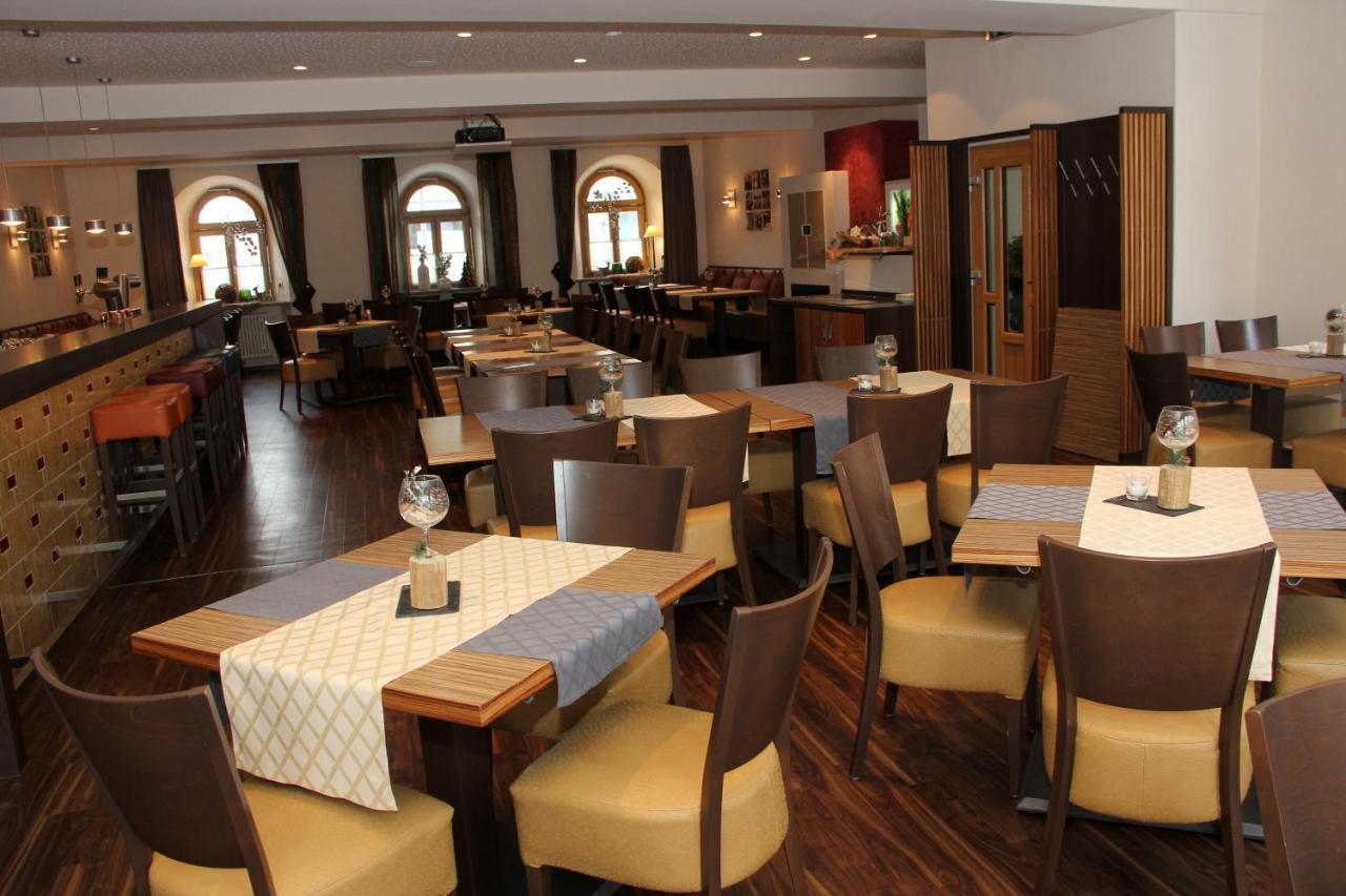 Hotel Drei Lilien Vohenstrauss Exterior photo